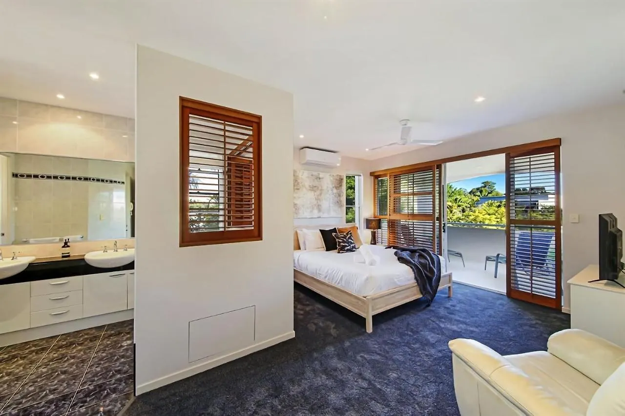 Luxury Lakeside Villa Yaroomba 澳大利亚