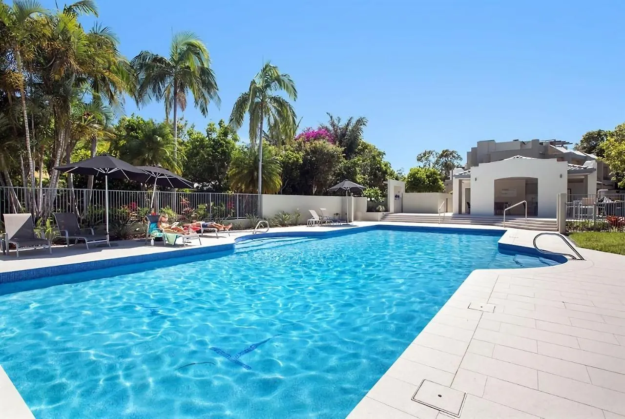 Luxury Lakeside Villa Yaroomba 0*,